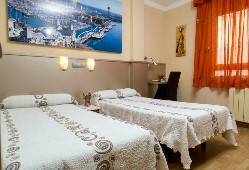 Номер Стандарт, Hostal Barcelona