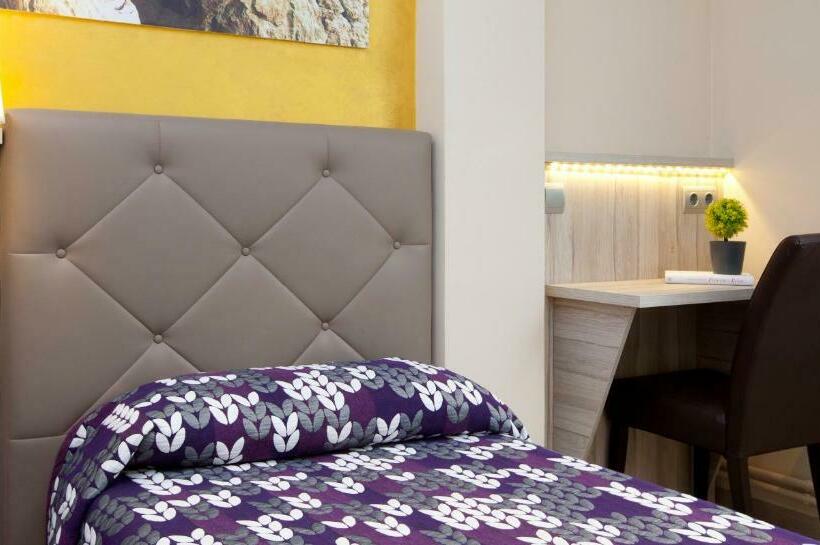 Номер Стандарт, Hostal Barcelona