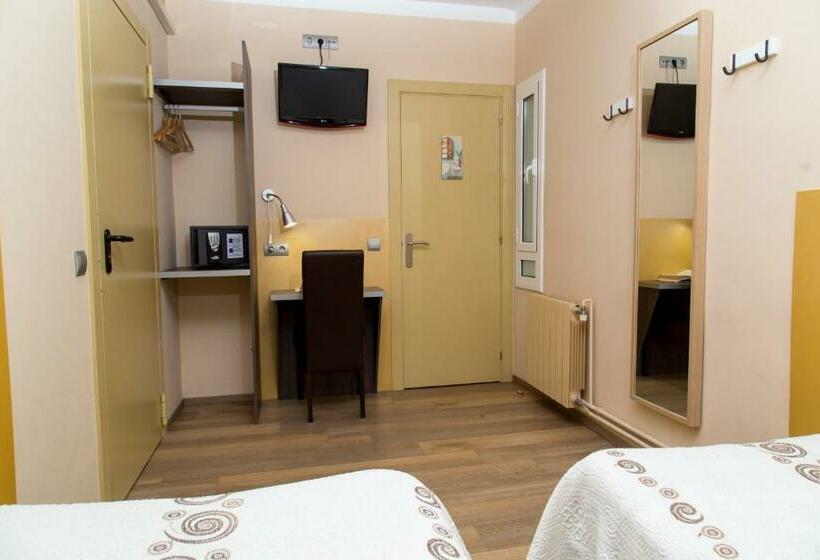 Номер Стандарт, Hostal Barcelona