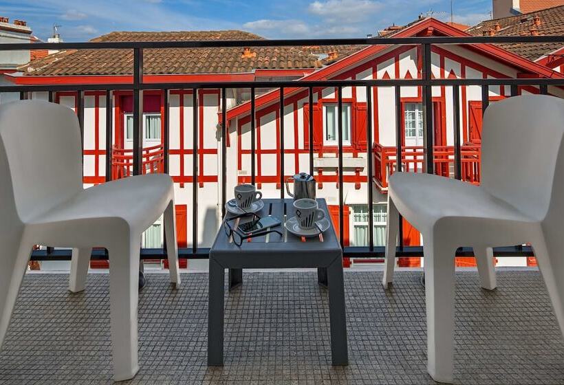 Номер Комфорт, Hôtel Kemaris