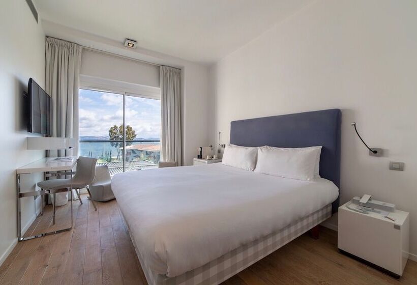 Классический Номер, Kube Saint Tropez