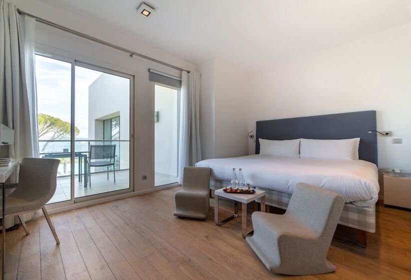 Номер Deluxe, Kube Saint Tropez