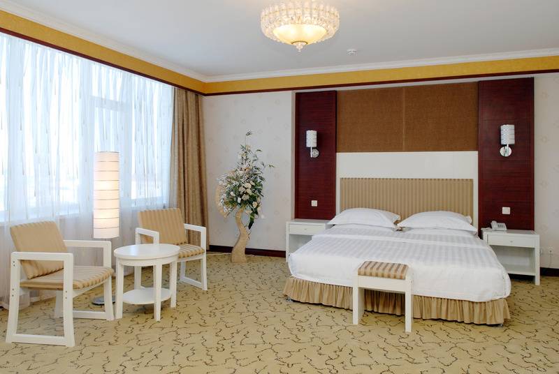 Полулюкс, Kube Saint Tropez