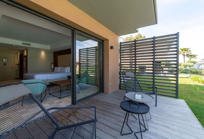 Номер Deluxe, Kube Saint Tropez