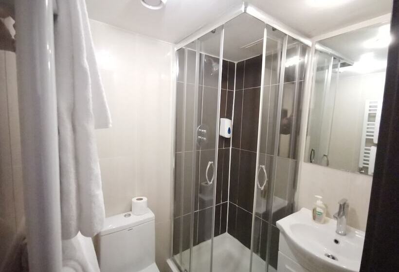 Номер Стандарт, The Royale Chulan Hyde Park