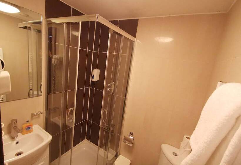 Номер Стандарт, The Royale Chulan Hyde Park