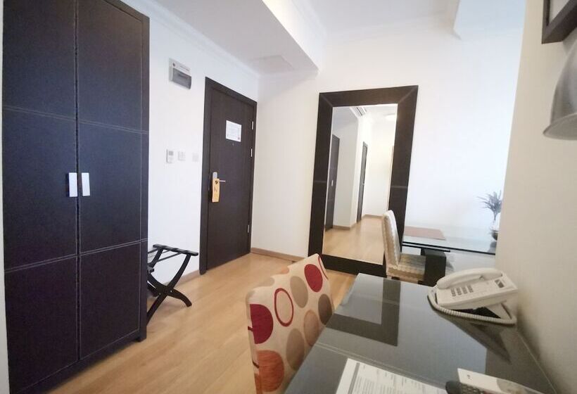Номер Deluxe, The Royale Chulan Hyde Park