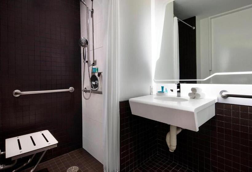 장애인을 위한 킹사이즈 침대 스탠다드 룸, The Washington By Luxurban
