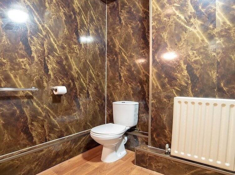 Номер Superior, George Hotel, Burslem, Stoke On Trent