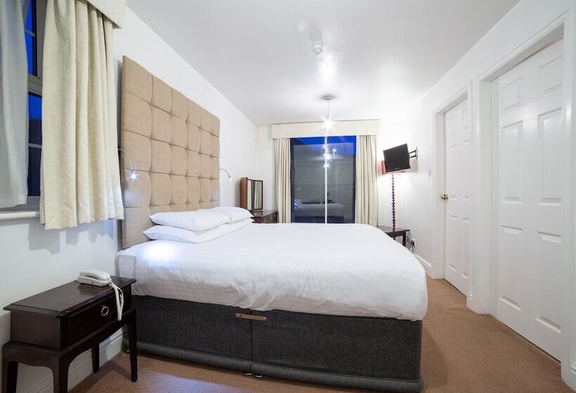Номер Deluxe, George Hotel, Burslem, Stoke On Trent