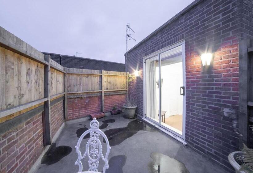 Номер Deluxe, George Hotel, Burslem, Stoke On Trent