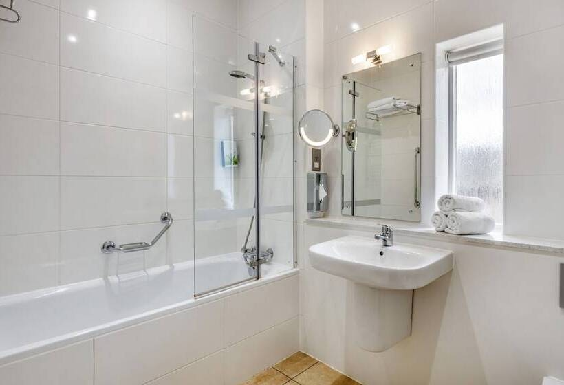 Апартаменты 3 Спальни, Wychnor Park Country Club