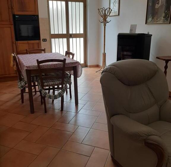 غرفة قياسية ثلاثية, Casa Vacanze Da Cinzia