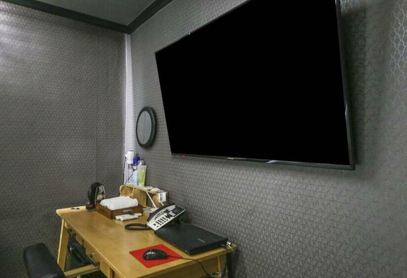 디럭스 룸, H Motel