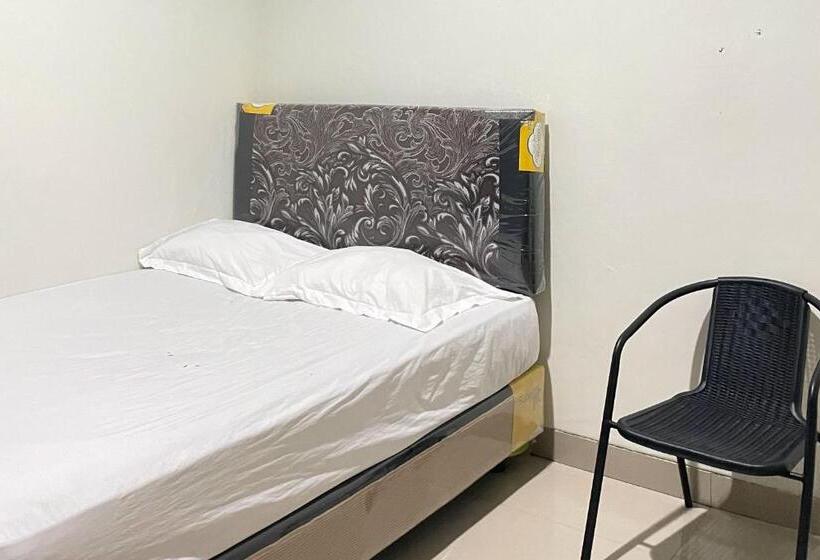 اتاق سوپریور, Almira Homestay Ambon Mitra Reddoorz