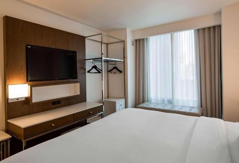 اتاق استاندارد با تخت بزرگ برای معلولان, Best Western Premier Empire State