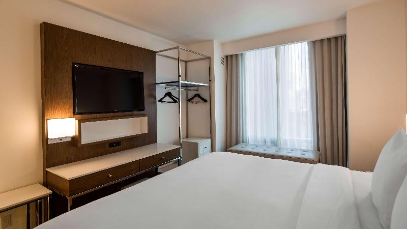 اتاق استاندارد با تخت بزرگ برای معلولان, Best Western Premier Empire State