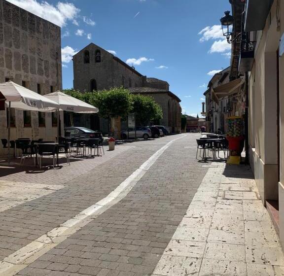 Номер Стандарт Трехместный, Hostal Comfort Suites