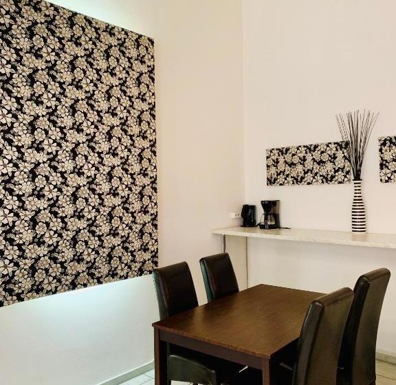 استودیوی سوپریور, Altstadthotel Hayk Am Rhein