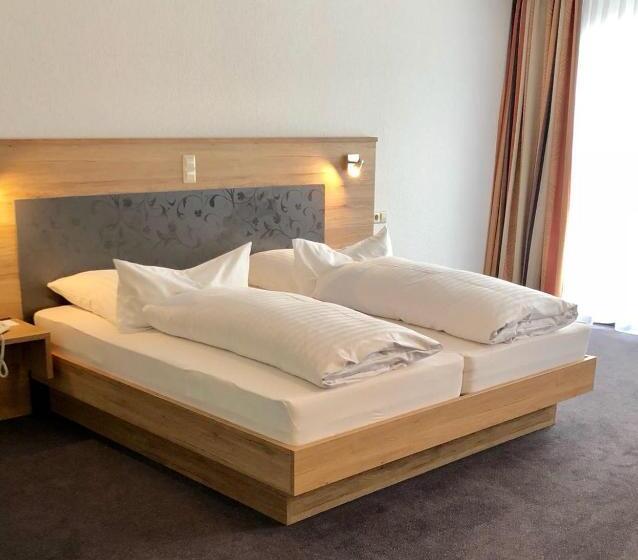 Полулюкс, Tiptop Hotel Hirt