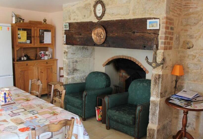 Дом 1 Спальня, Gîte Familial Avec Cheminée, Ping Pong, Près De La Grotte De Tourtoirac Et Du Château De Hautefort