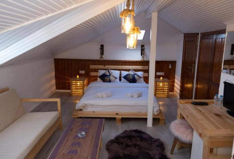 스탠다드 트리플 룸 풀장 전망, Ala Anka Butik Otel