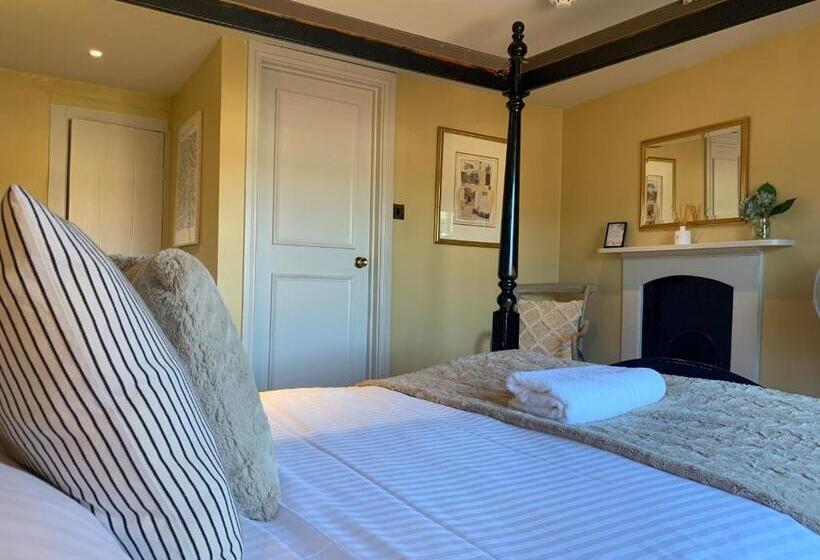 اتاق سوپریور با تخت بزرگ, The Black Swan Inn