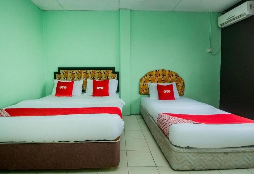 اتاق لوکس سه تخته, Oyo 90124 Payang Puri Baru