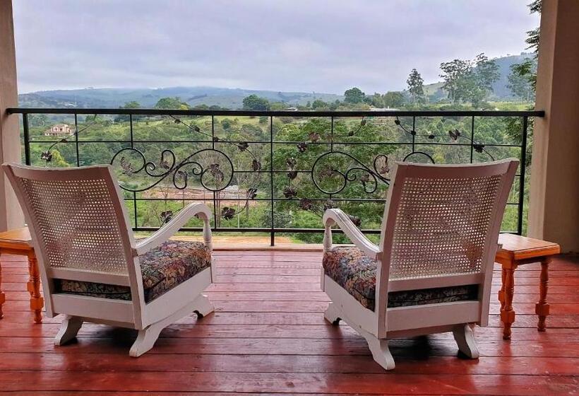 Номер Стандарт с Балконом, Cavalo Guesthouse & Equestrian Estate