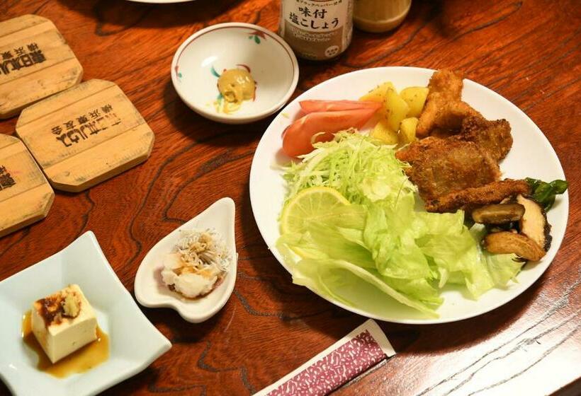 Четырехместный Номер Стандарт, ファミリー不向き!!素泊まり一棟貸切りではない個室の静かな方限定無料wifi