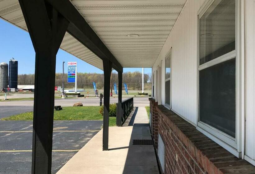 이코노미 룸, Exxon Quik Stop & Motel