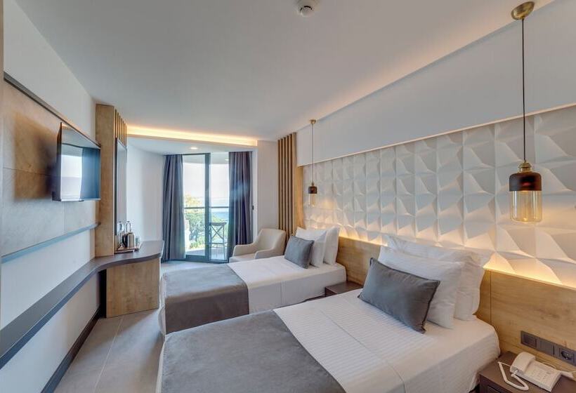 Номер Deluxe, Signature Blue Resort Kuşadası