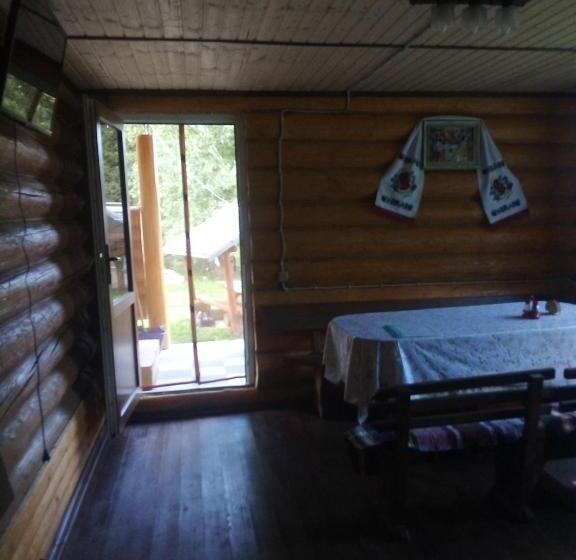 标准三人间, Cottage лісовий