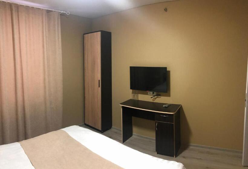Номер Стандарт, Gostynna Sadyba Kit Bayun