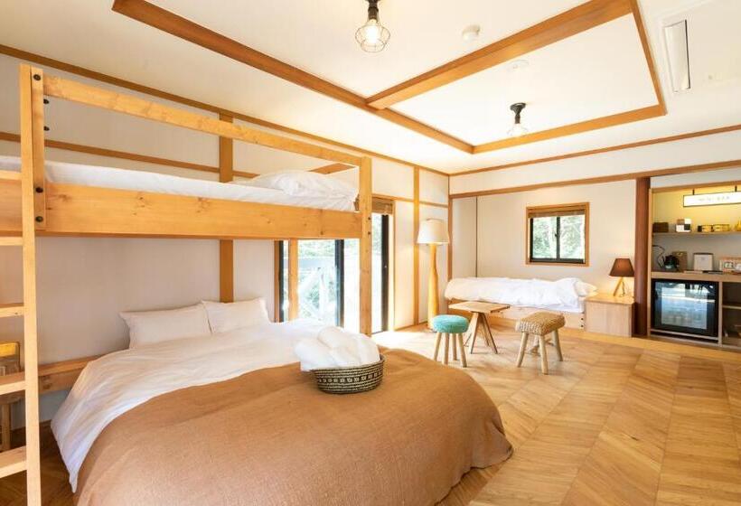 Четырехместный номер эконом класса с общей ванной комнатой, Riverside Lodge