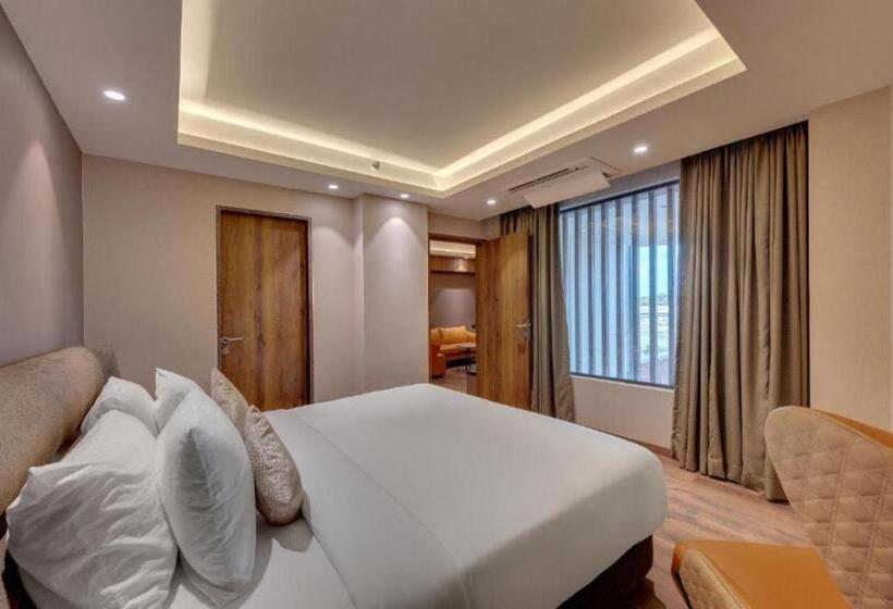 套房, The Fern Royal Farm Resort Anjar