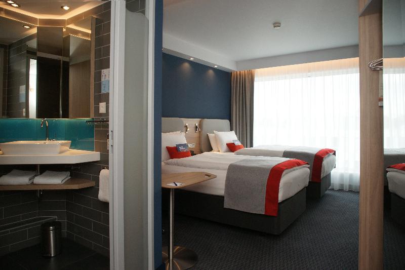 Номер Стандарт, Holiday Inn Express Zürich Airport, An Ihg