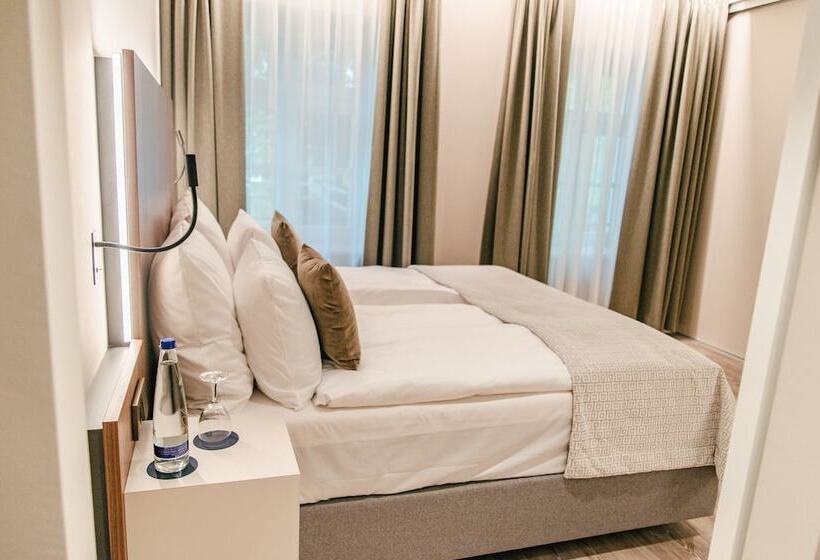 Полулюкс, Maximilian Munich Apartments &
