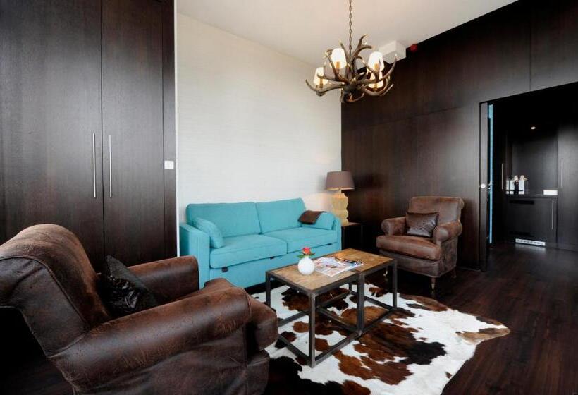 Люкс Повышенной Комфортности, Van Der Valk Theaterhotel De Oranjerie