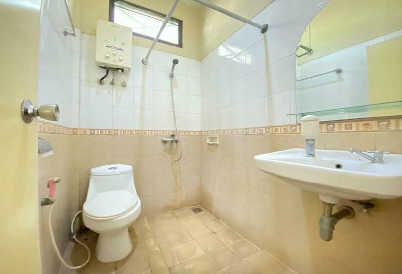 Номер Deluxe, Super Oyo Flagship 90644 Cottage Nalendra Nuansa Nusantara