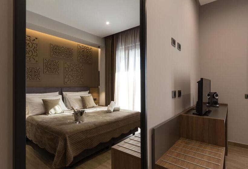 Номер Стандарт с Балконом, Giafra Luxury Rooms