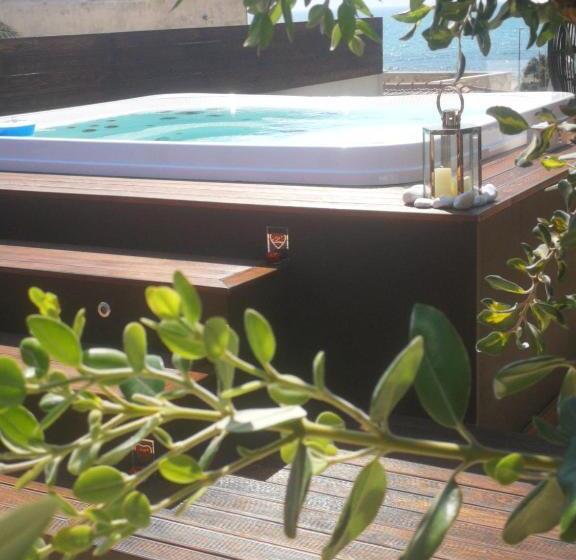 Номер Стандарт Трехместный, Giafra Luxury Rooms