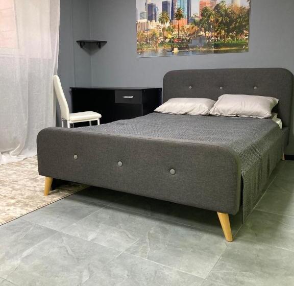 Номер Стандарт, Battle Mile Hostel