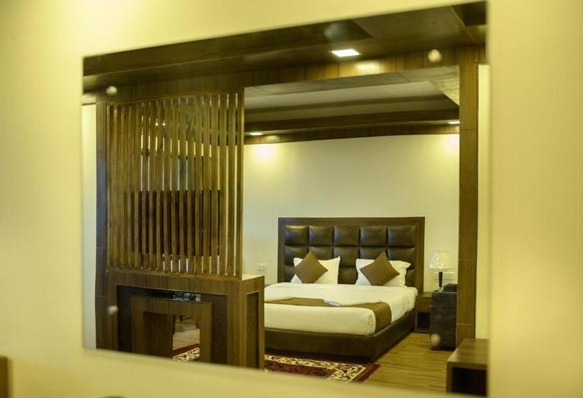 Люкс, Istana Resort & Spa