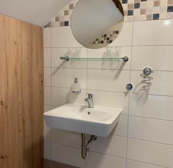 Студия Стандарт, Kamrovec