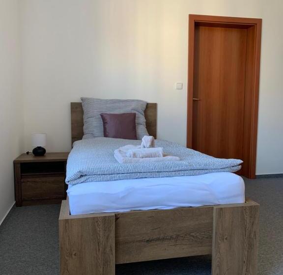 Family Suite, Kamrovec
