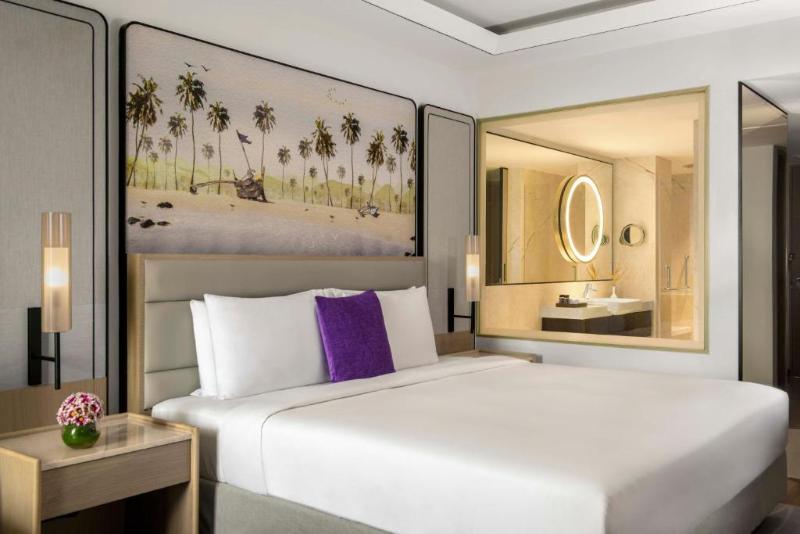 带大床的豪华间, Vivanta Goa, Miramar