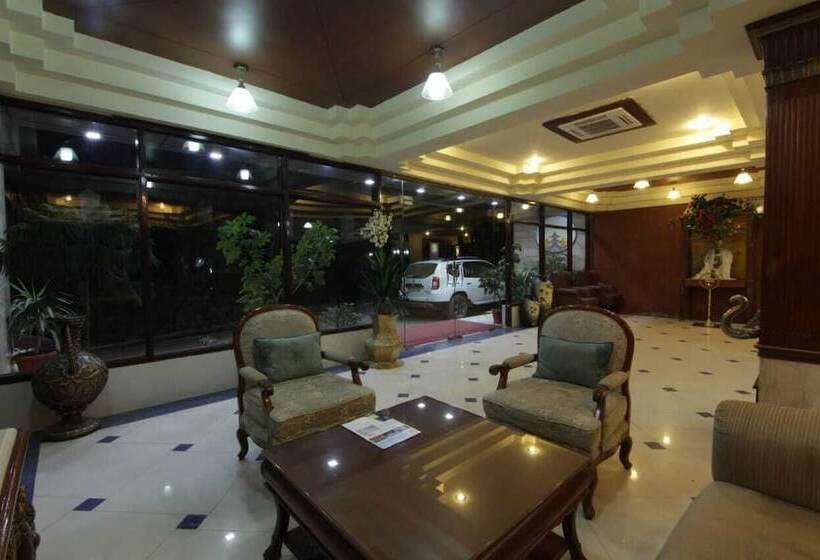 디럭스 스위트, Pride Surya Mountain Resort Dharamshala