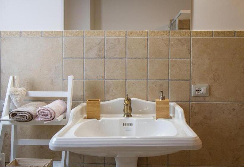 Standard room with outdoor bath, Il Gladiolo