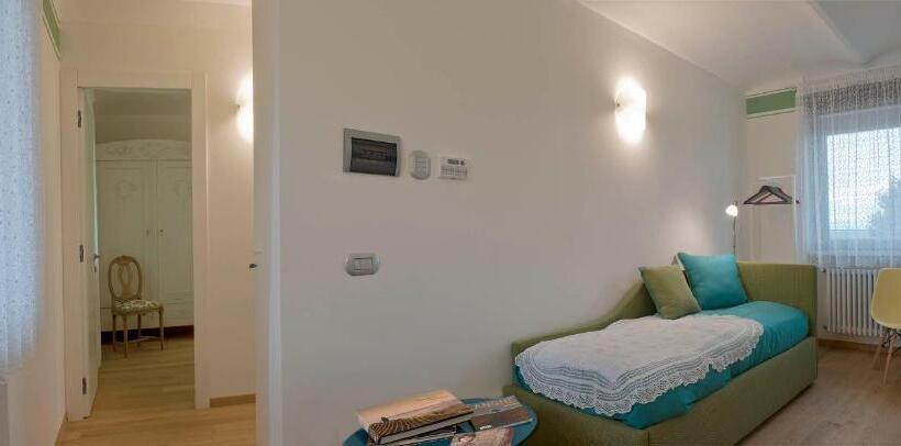 Люкс 2 Спальни, Carossi B&b